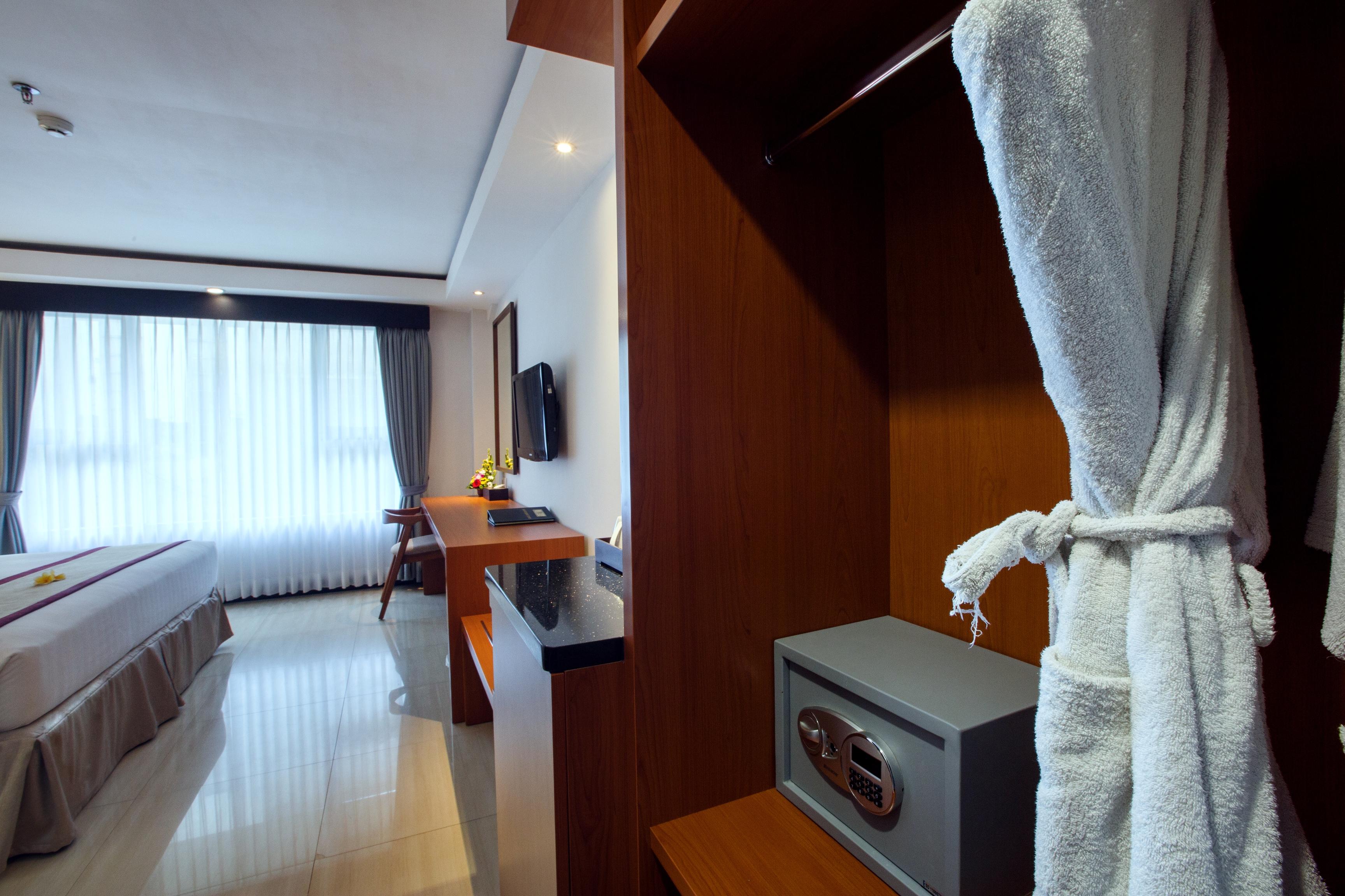 Royal Regantris Kuta Hotell Kuta Lombok Exteriör bild