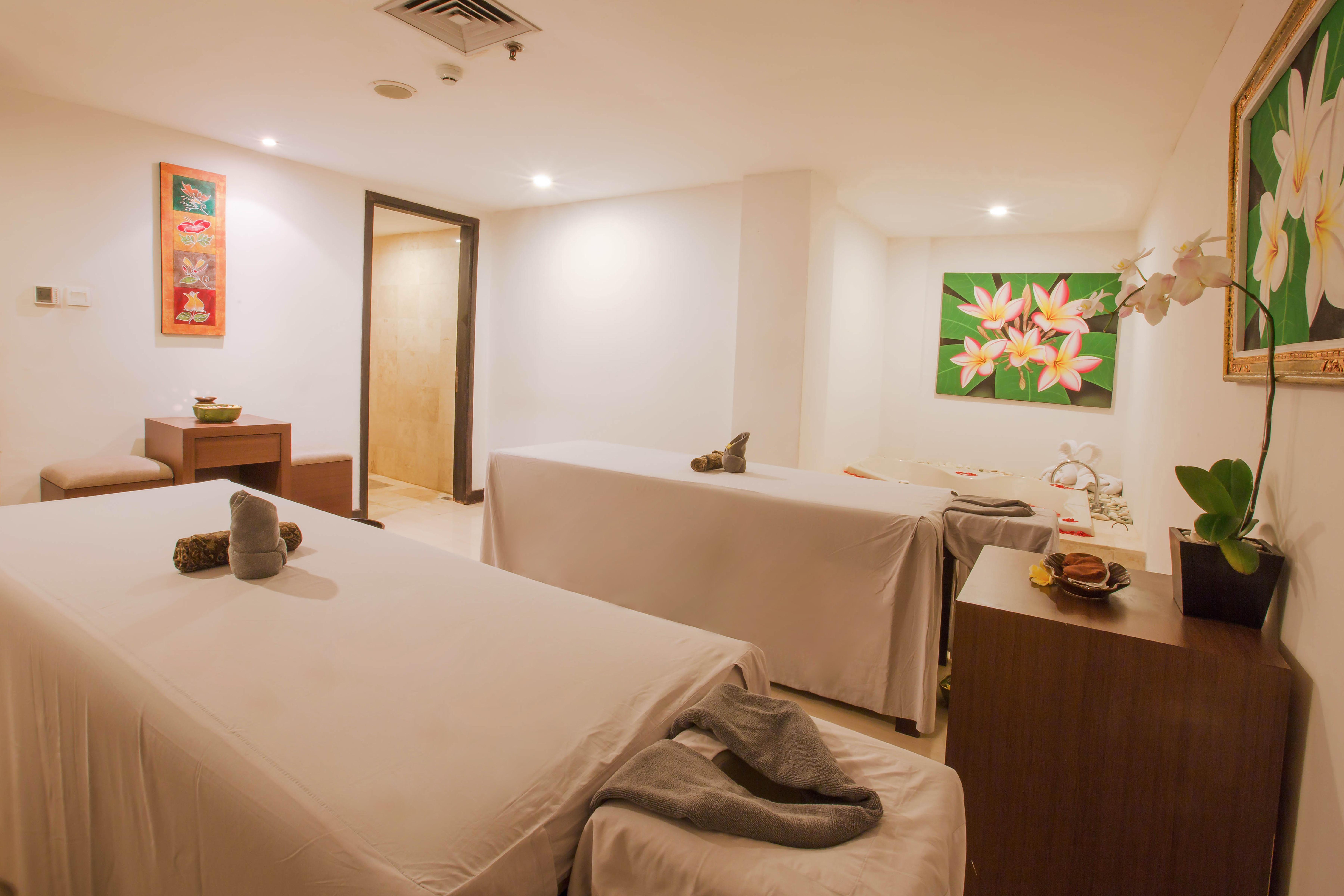 Royal Regantris Kuta Hotell Kuta Lombok Exteriör bild