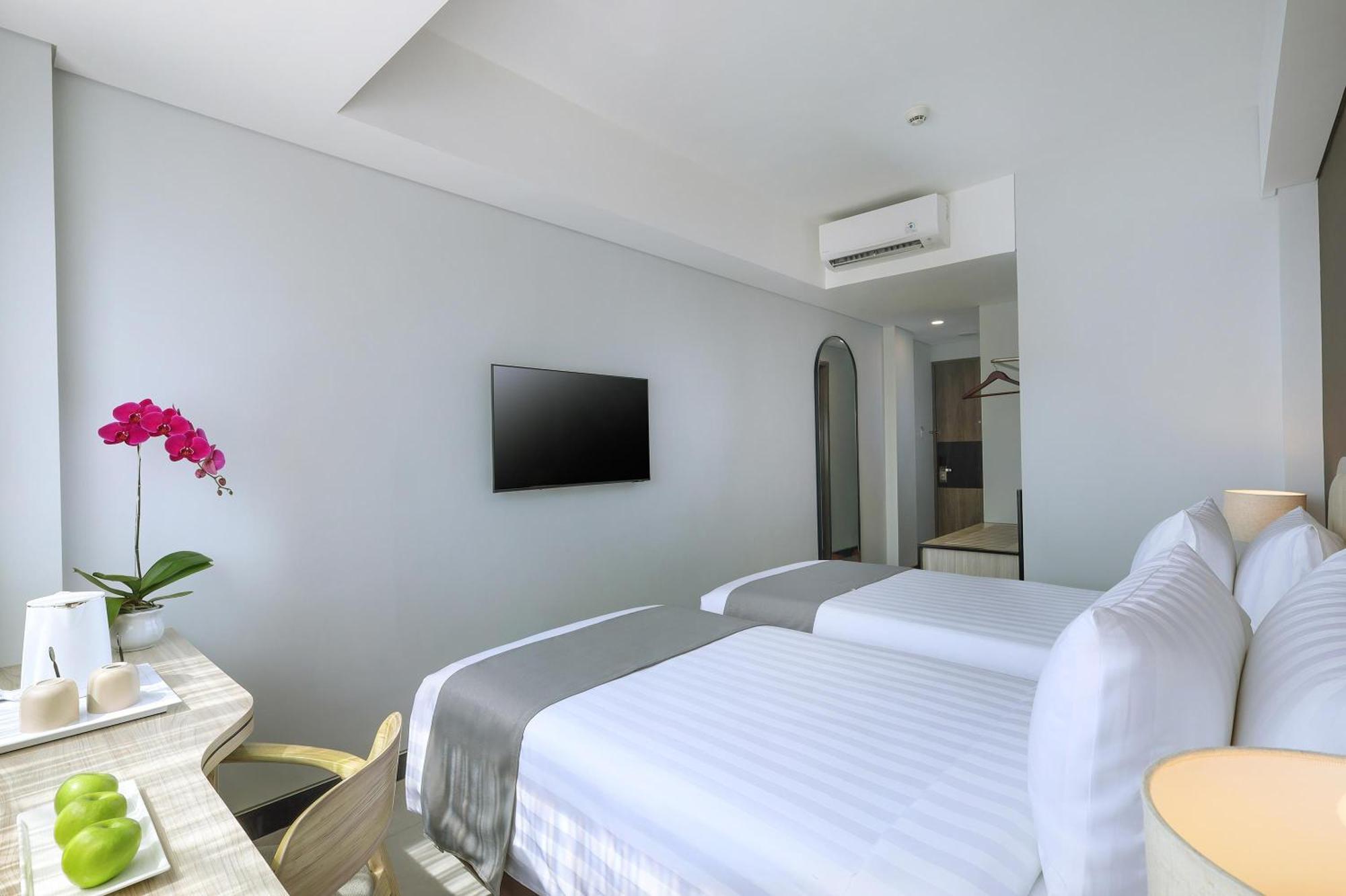 Royal Regantris Kuta Hotell Kuta Lombok Exteriör bild