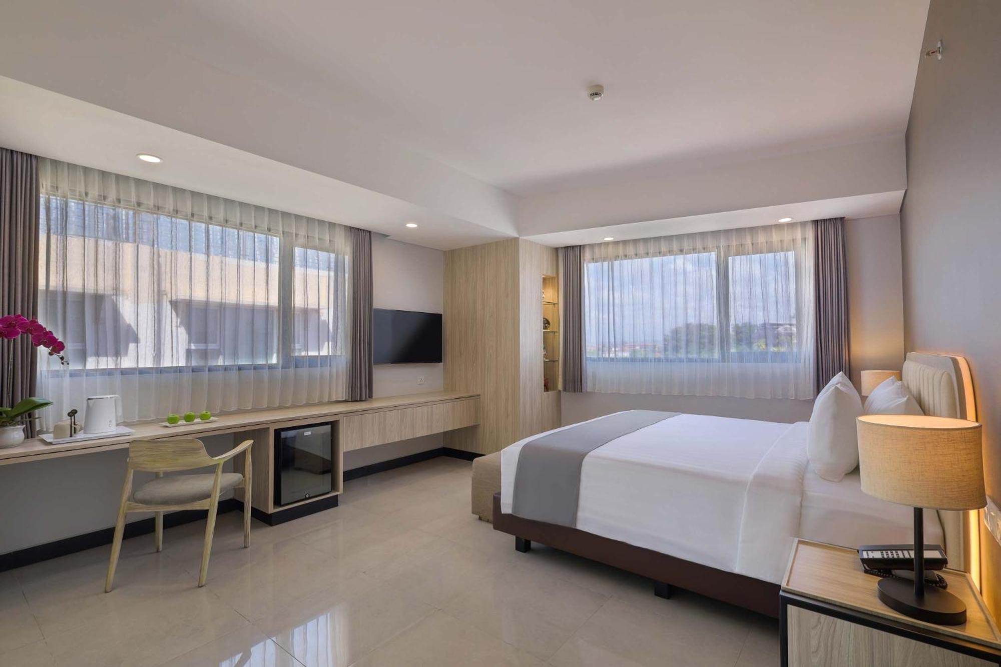 Royal Regantris Kuta Hotell Kuta Lombok Exteriör bild