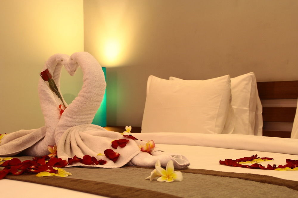 Royal Regantris Kuta Hotell Kuta Lombok Exteriör bild